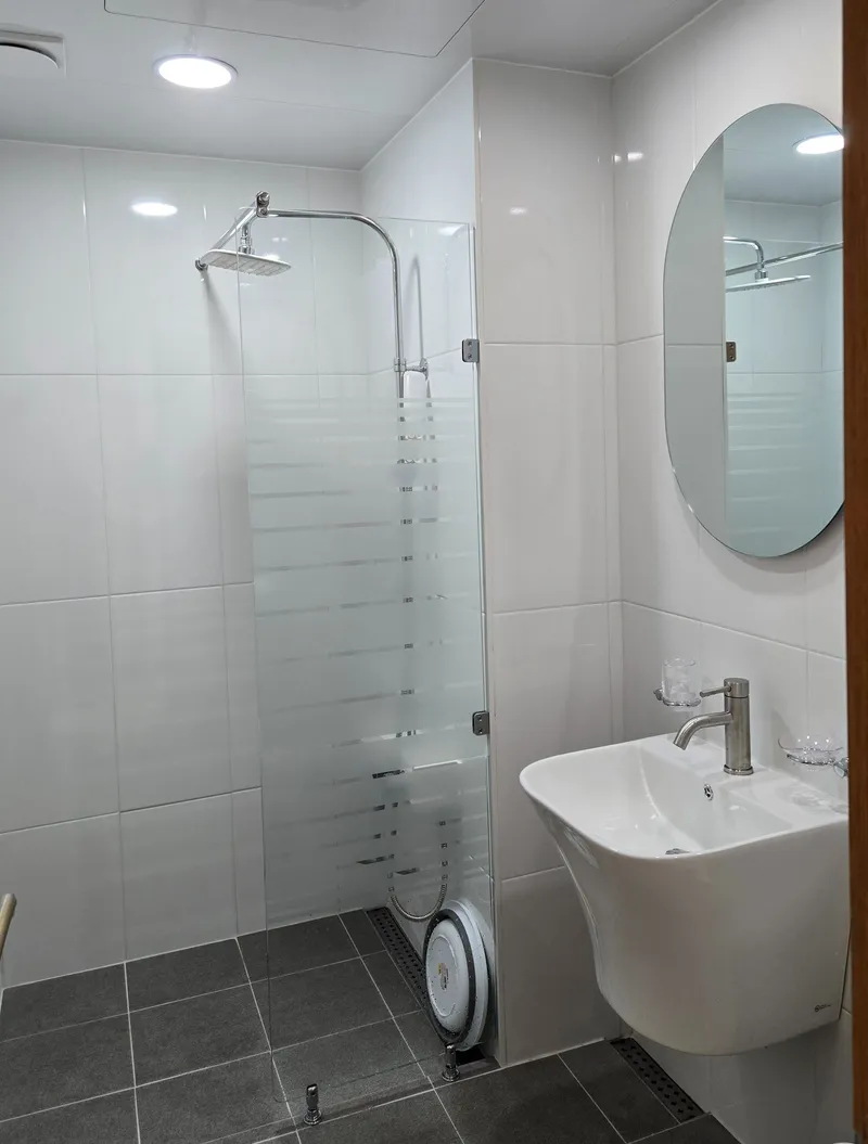 [Suyeong, Busan] Best location with excellent transportation and accessibility right in front of Suyeong Station / Cozy house 16