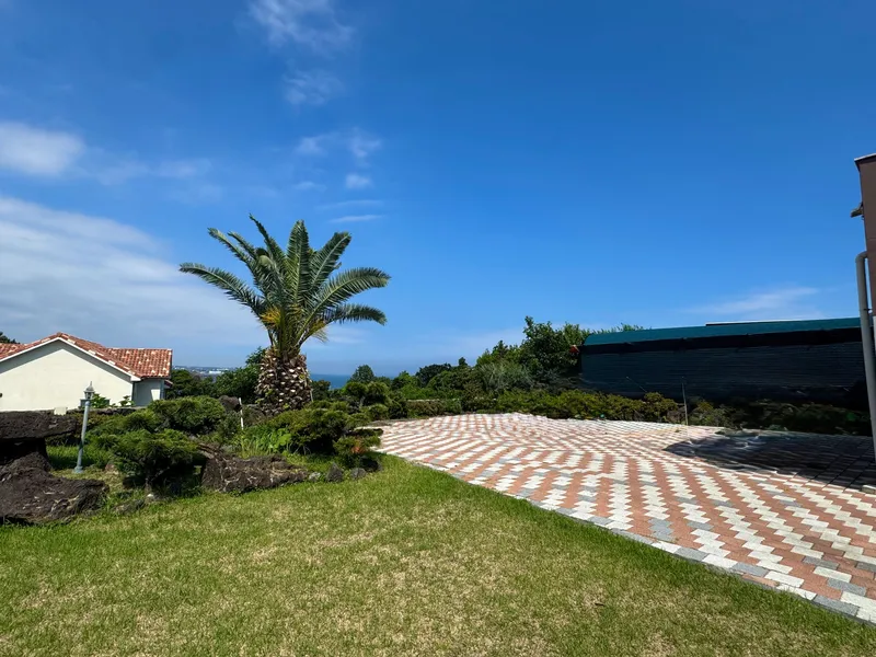 [Namwon, Seogwipo] Convenient accommodation with ocean view, Geomunoreum 201 11