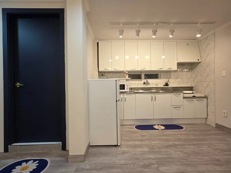 [Yangcheon, Seoul] 3-room 1st floor near Mokdong Station / Mokdong School District / Free parking 18