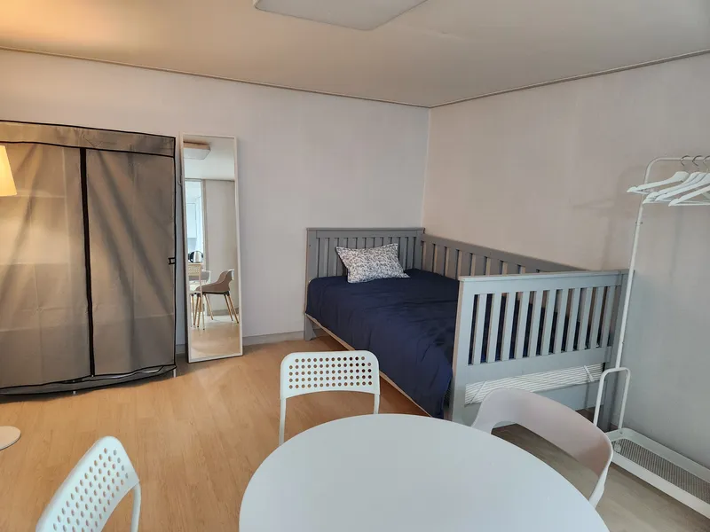 [Guro, Seoul] Gocheok Sky Dome, 7 minutes walk from Gaebong Station on Line 1. Parking available in front of Yeongdeungpo Department Store. 6