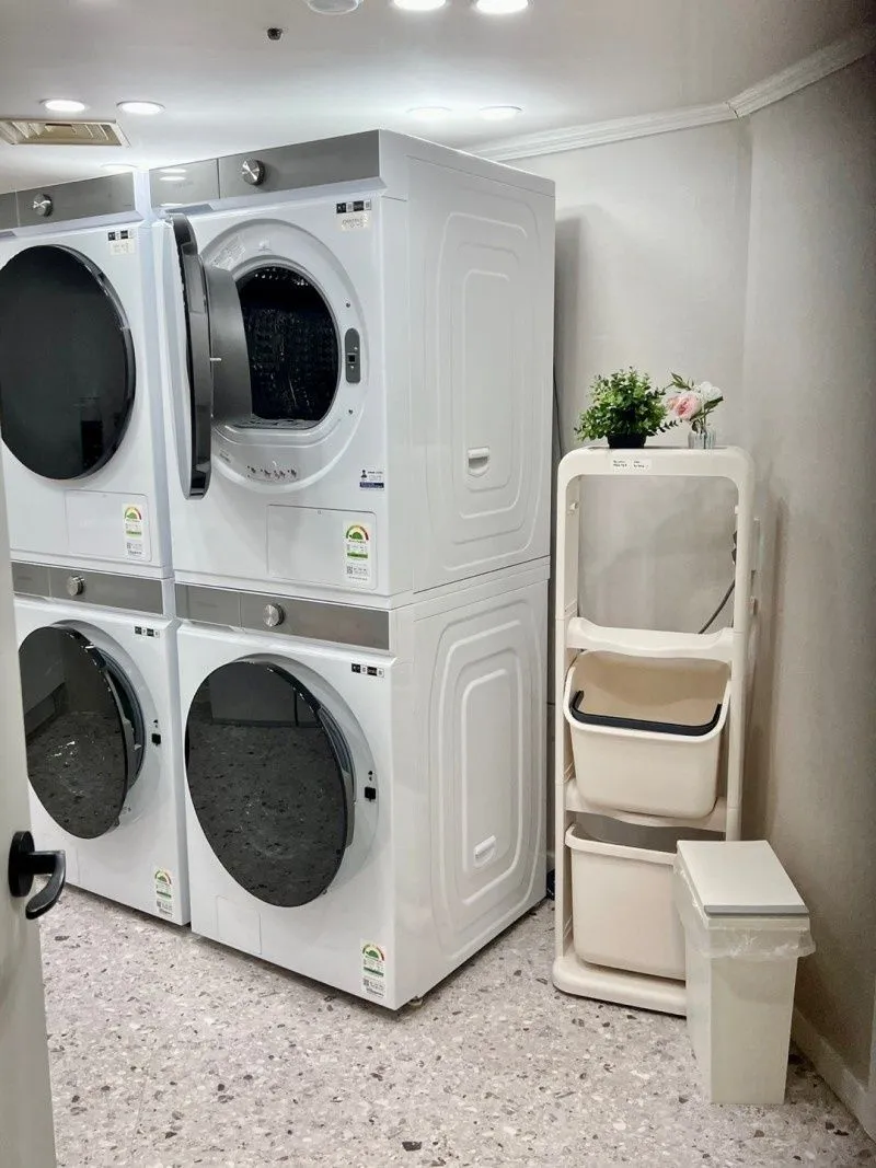 [Dongjak, Seoul] Clean female-only gositel in the ultra-close vicinity, 10 seconds from Nodeul Station 7