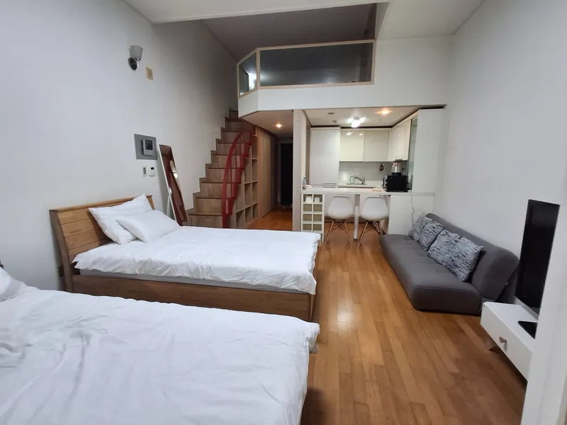 [충남 천안] 터미널 3분 거리 복층형 원룸 2