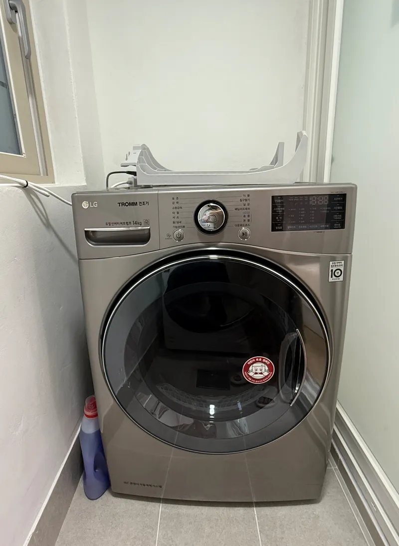 [Seocho, Seoul] 5-minute walk from Seocho Station / 1 free parking space 20