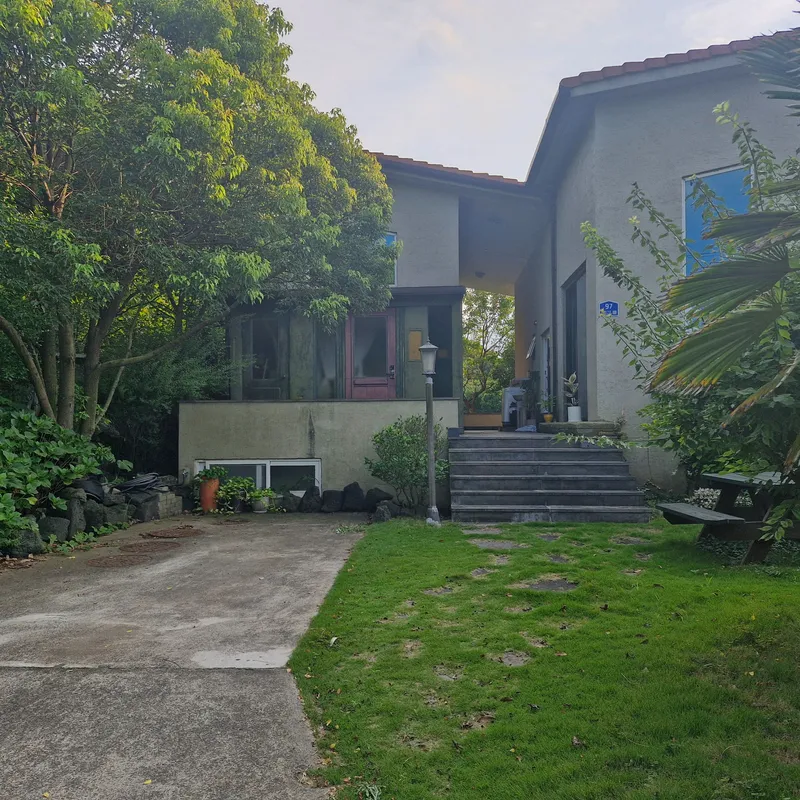 [Jocheon, Jeju] Cypress-tree lodging near the Hamdeok sea 19