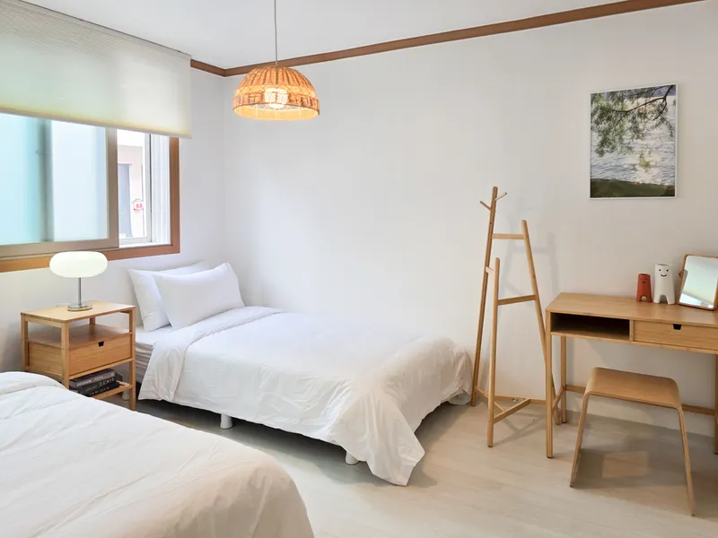 [Mapo, Seoul] 4 minutes from Gongdeok Station, 3 queen/3 single beds, business trip/family accommodation in Hongdae and Yeouido 7
