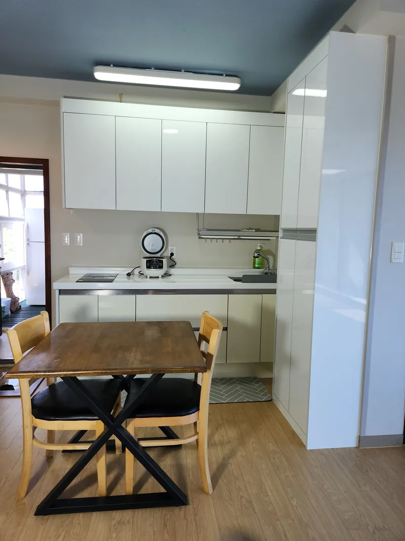 [Namwon, Seogwipo] 204, 2nd floor, wide window, cool view, 6 pyeong party room, Hanok style 13