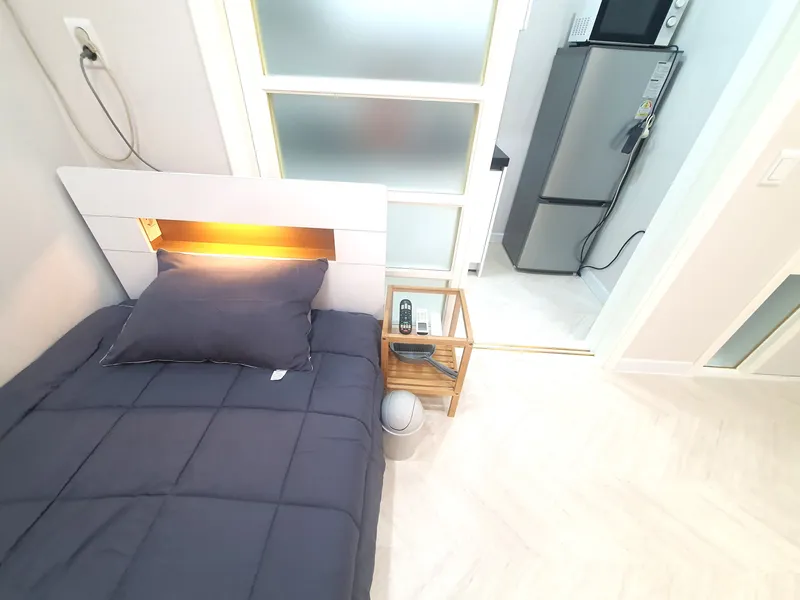 [Gumi] Fully remodeled, fully-furnished one-room apartment, Unit 202 7