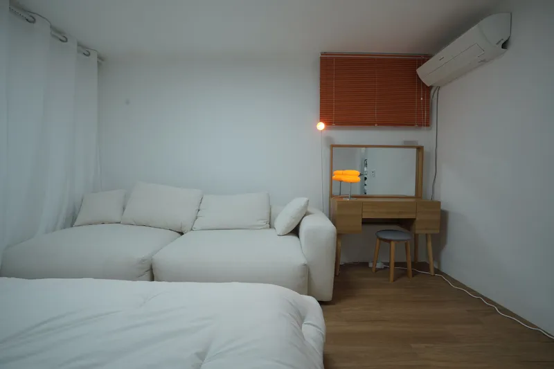 [Jongno, Seoul] #5 min walk from Hyehwa Station #Recently remodeled #3 rooms + 1 bathroom #Beam projector cinema 9