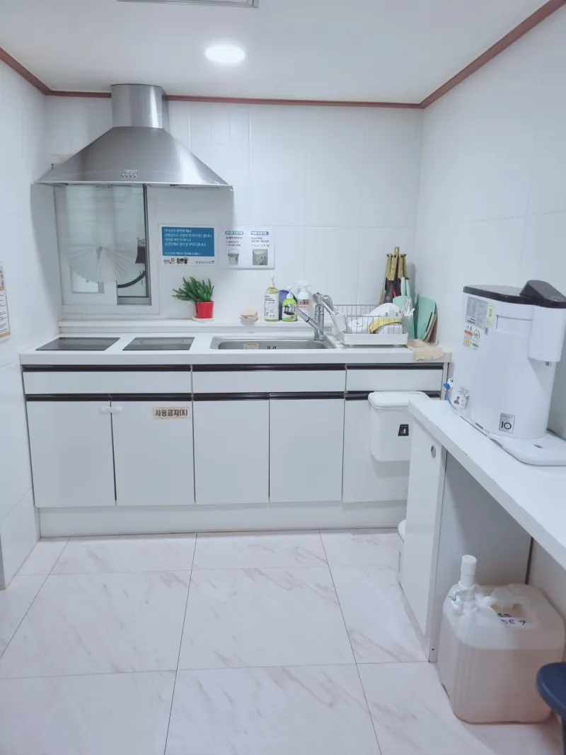 [Seocho, Seoul] Banpo Gangnam Clean and Safe Single-Person Accommodation: One Room 19