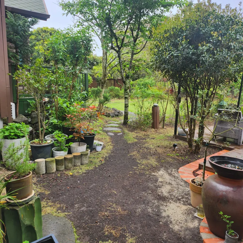 [Jocheon, Jeju] Between the gentle breeze and the trees #Quiet rest #Sunset restaurant #And miniatures 23