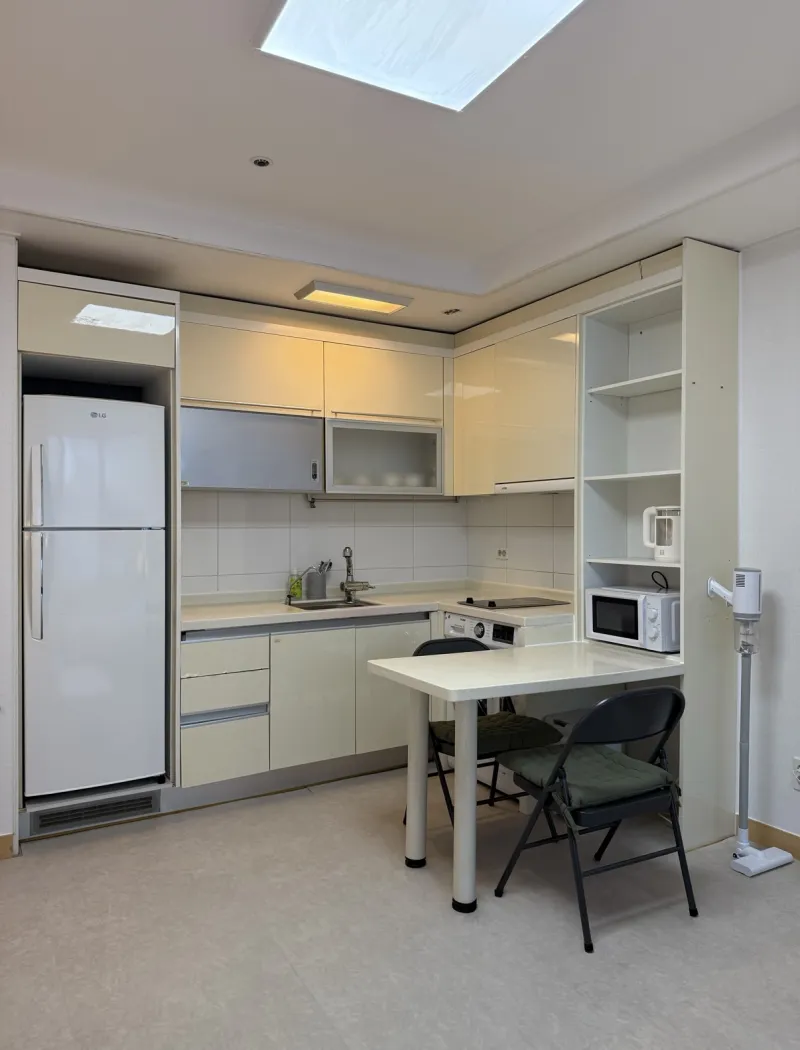 [Seongnam] 3-minute walk from Ori Station. Modern, clean, hotel-style, fully furnished. 3
