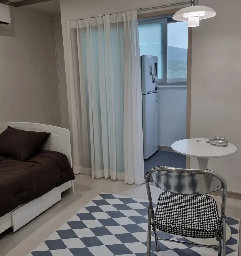 [Gimcheon] Quiet, detached studio apartment 301, 10 minutes by car from Gimcheon-Gumi Station 5