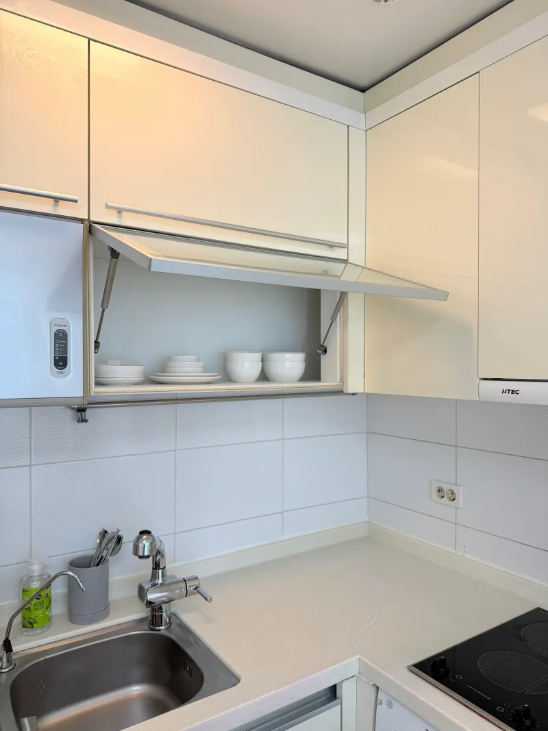[Seongnam] 3-minute walk from Ori Station. Modern, clean, hotel-style, fully furnished. 10