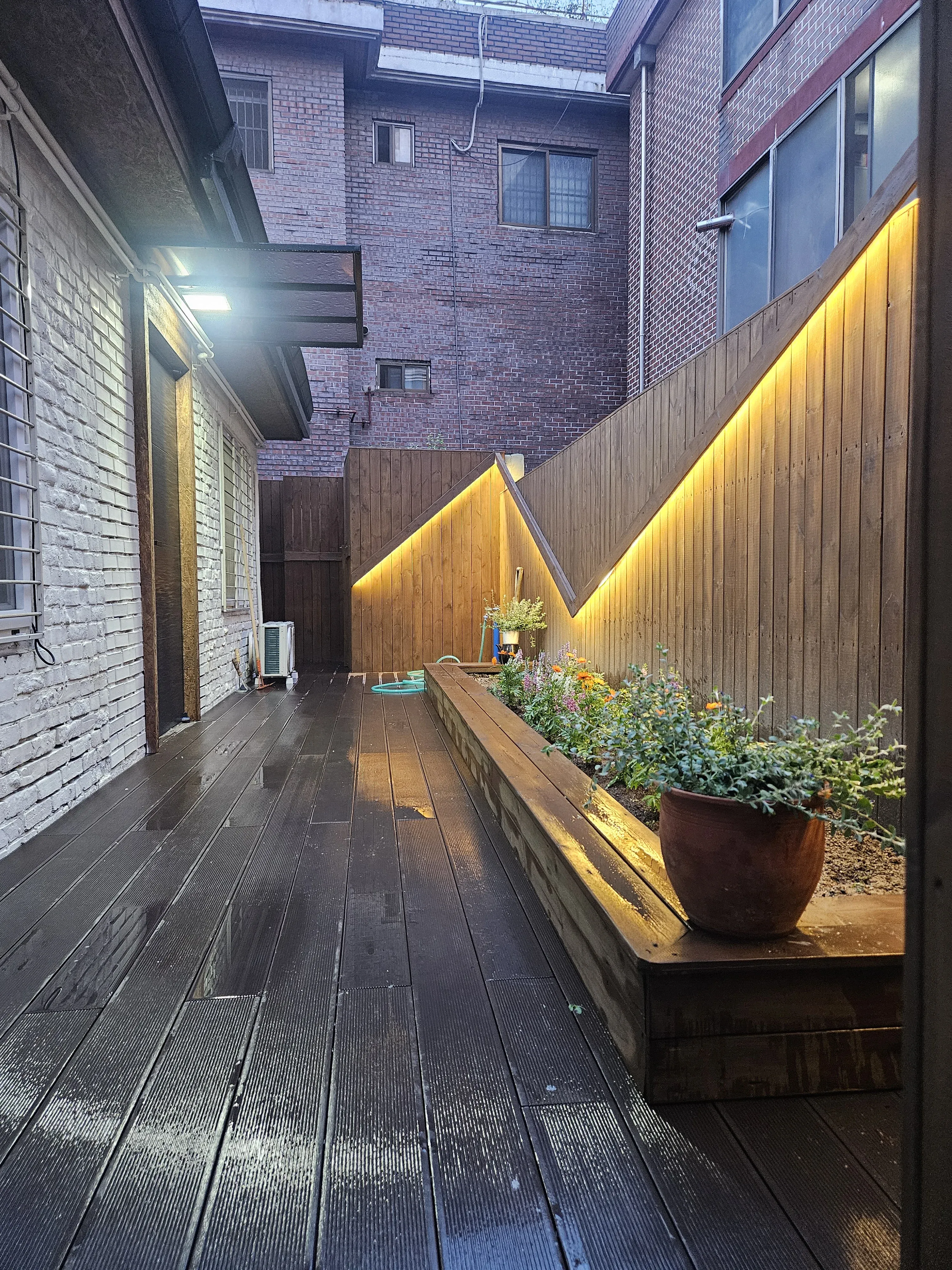 Heukseok-dong Transit-Friendly Two-Bedroom House