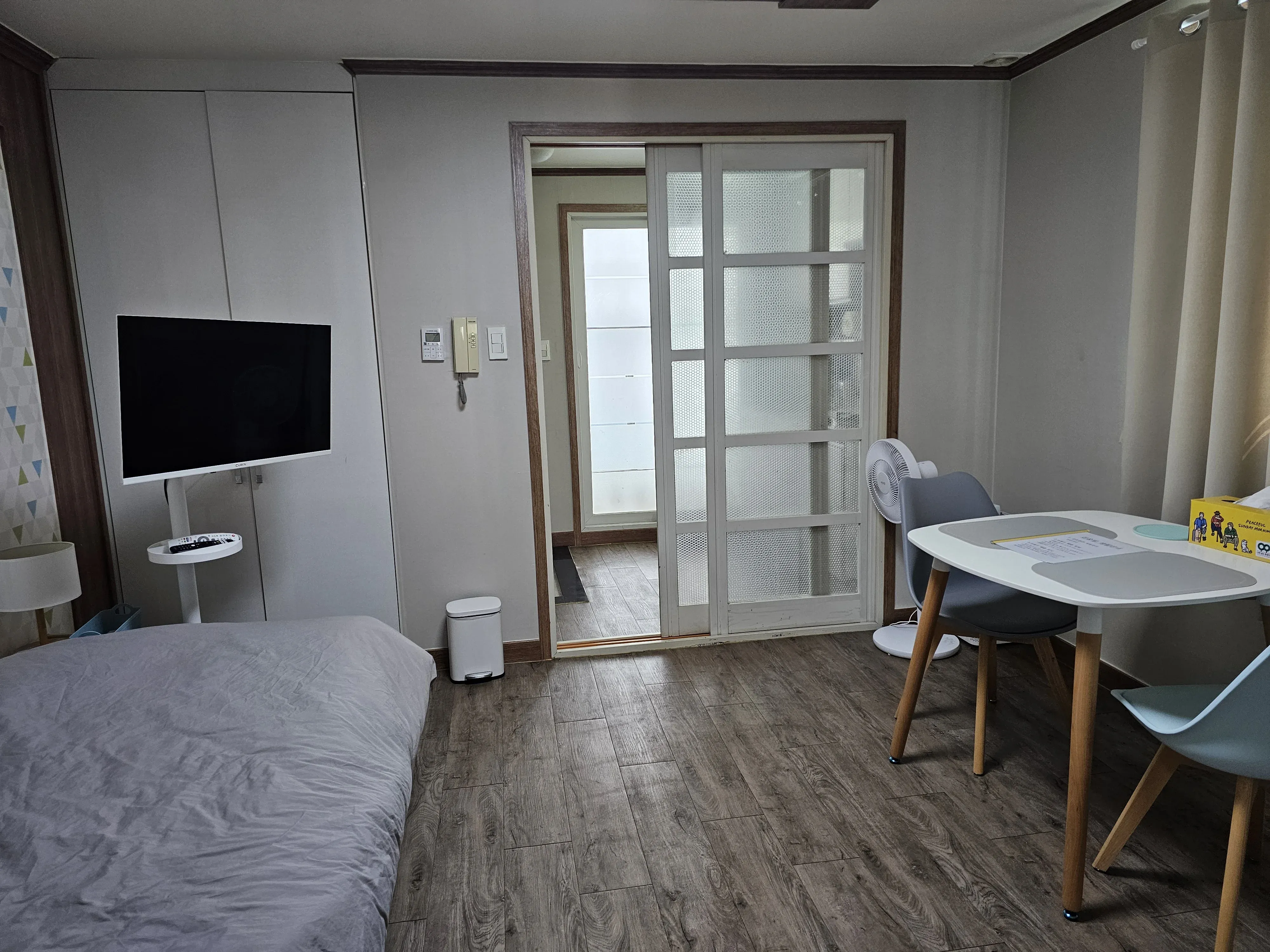 Sincheon-dong One-Bedroom House near Station