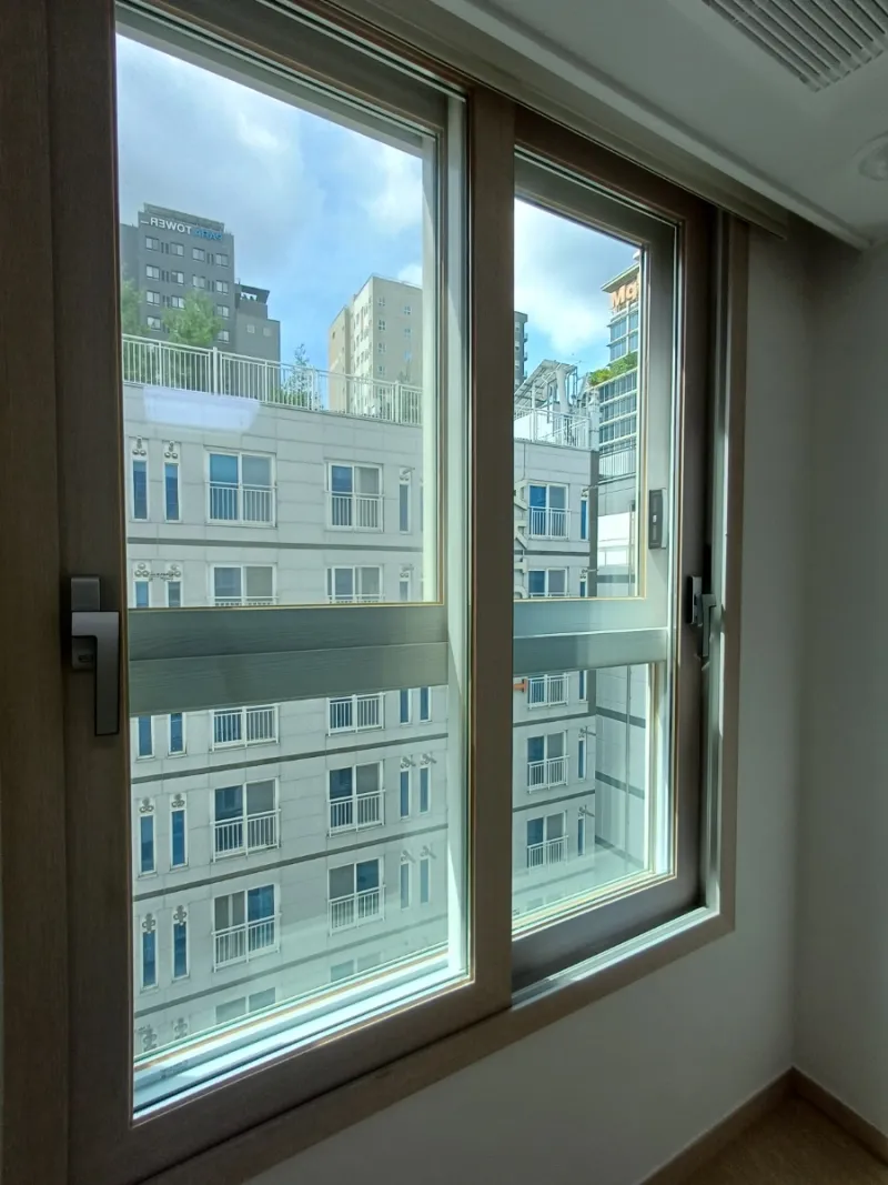 [Seodaemun, Seoul] 15-minute walk to Sinchon Severance Hospital / 4-minute walk to Ewha Womans Univ. Main Gate / 5-minute walk to Ewha Womans Univ. Station 12