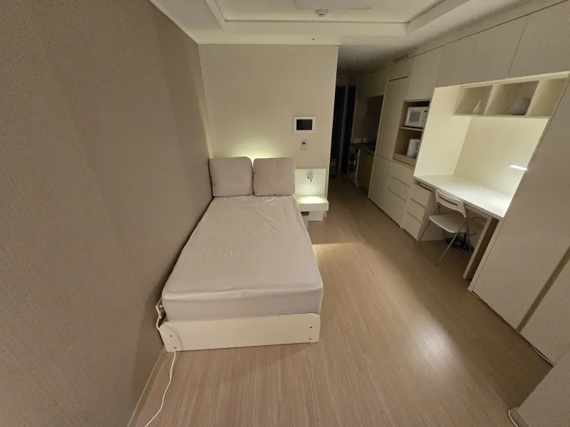 [Seodaemun, Seoul] 15-minute walk to Sinchon Severance Hospital / 4-minute walk to Ewha Womans Univ. Main Gate / 5-minute walk to Ewha Womans Univ. Station 9