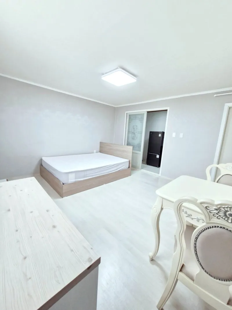 [Gumi] One-room house #303 2