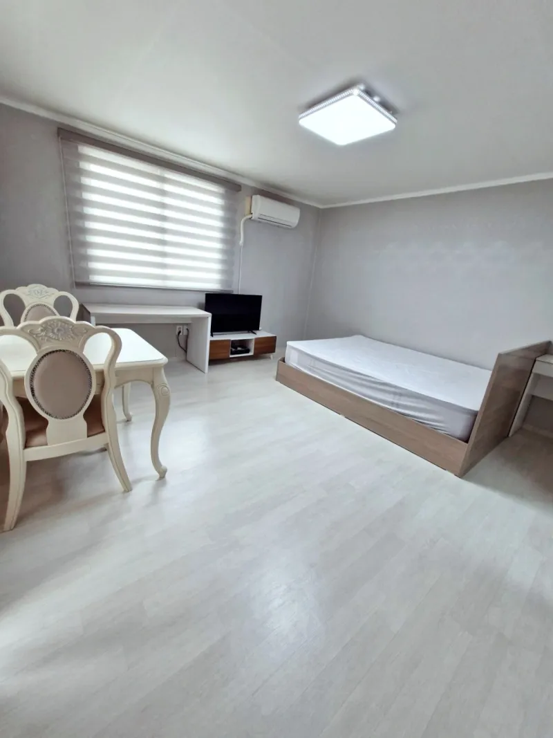 [Gumi] One-room house #303 3