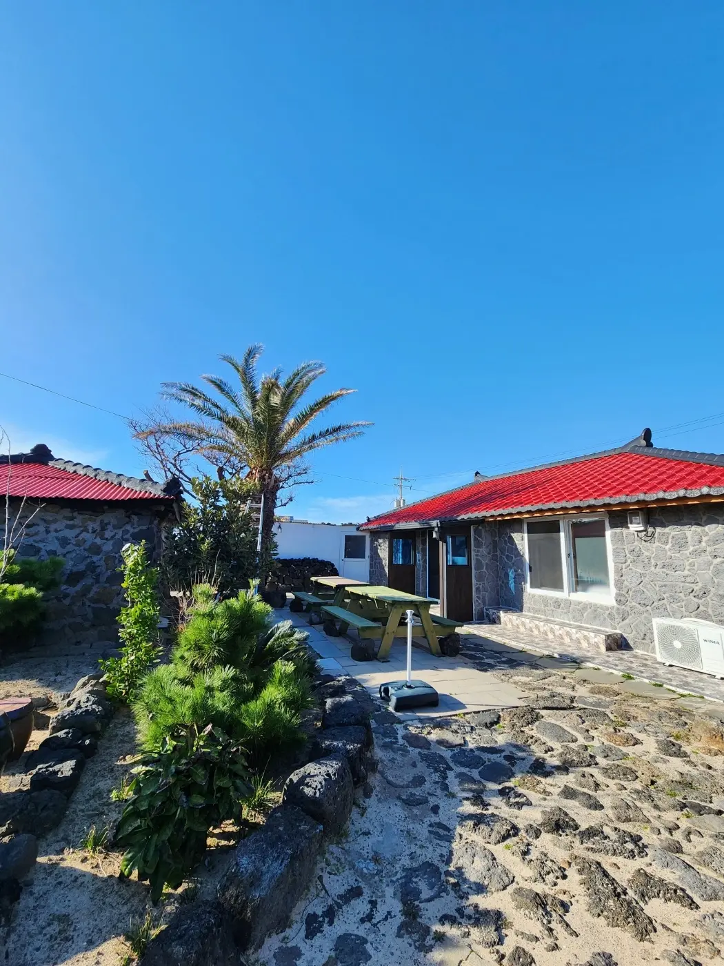 Jeju Aewol A detached house on the Mongdol coast with a spring next to Gwakji Beach on the Handam Beach Trail - main image
