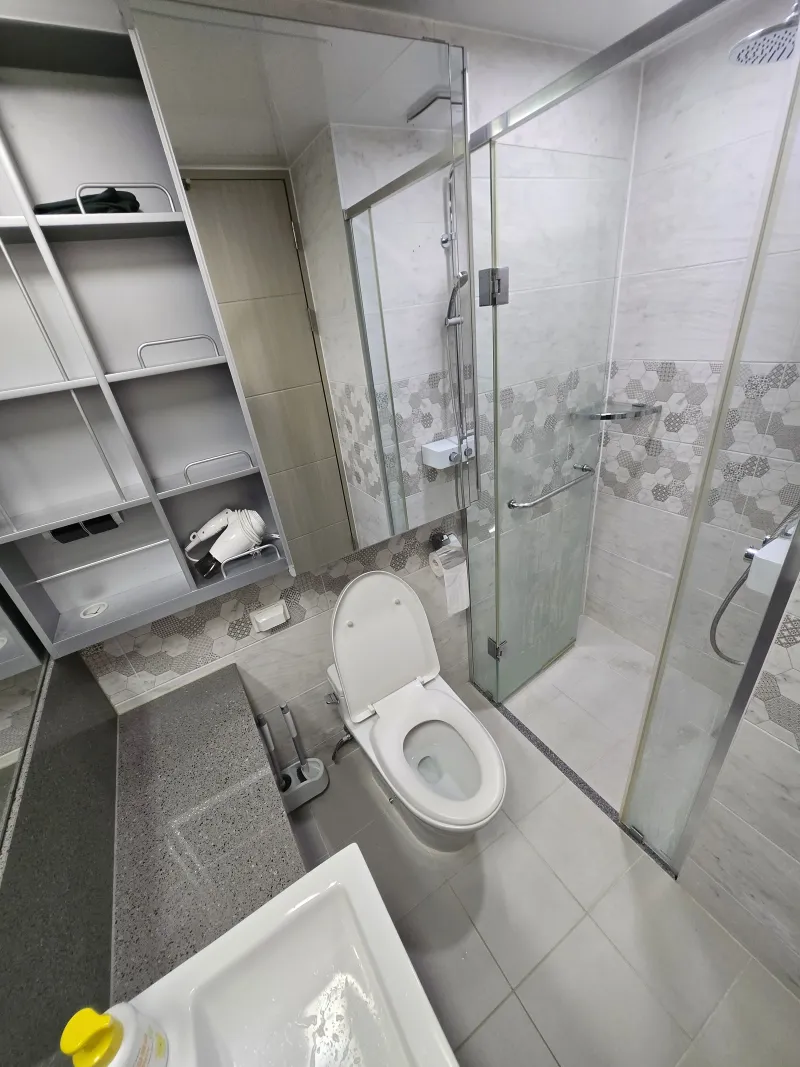[Seodaemun, Seoul] 15-minute walk to Sinchon Severance Hospital / 4-minute walk to Ewha Womans Univ. Main Gate / 5-minute walk to Ewha Womans Univ. Station 14