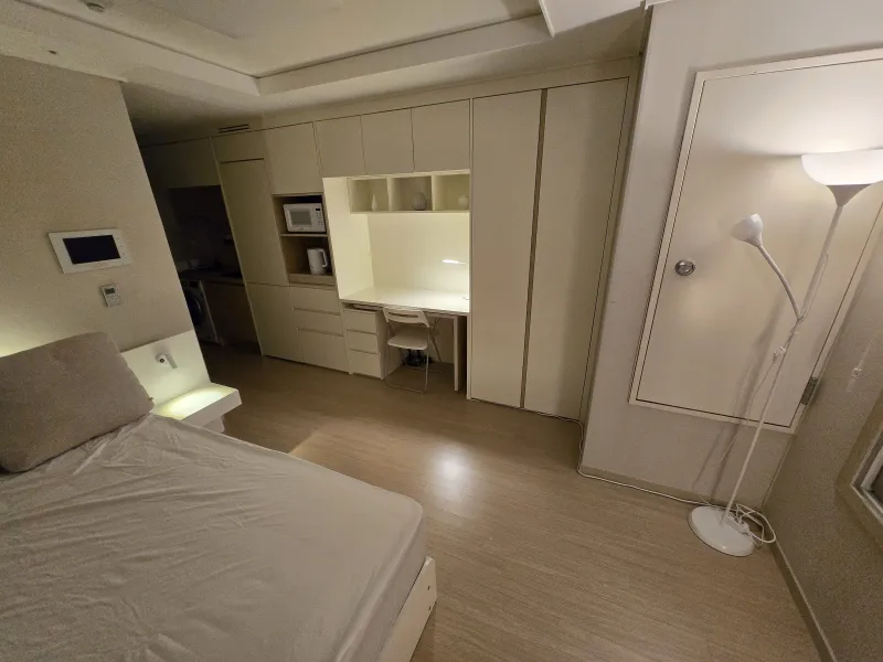 [Seodaemun, Seoul] 15-minute walk to Sinchon Severance Hospital / 4-minute walk to Ewha Womans Univ. Main Gate / 5-minute walk to Ewha Womans Univ. Station 2