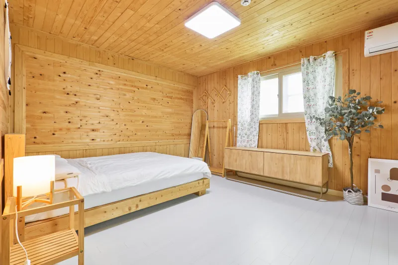 [Pyoseon, Seogwipo] A large family accommodation in front of the sparkling sea [3 rooms, 2 living rooms, 2 bathrooms] 2