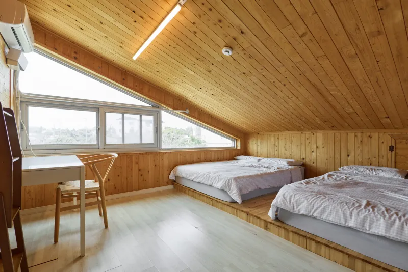 [Pyoseon, Seogwipo] A large family accommodation in front of the sparkling sea [3 rooms, 2 living rooms, 2 bathrooms] 5