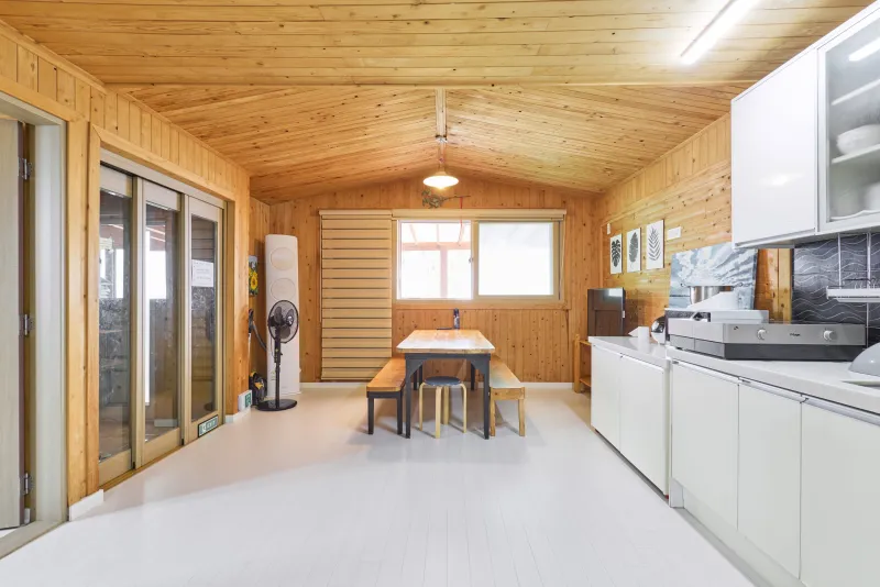 [Pyoseon, Seogwipo] A large family accommodation in front of the sparkling sea [3 rooms, 2 living rooms, 2 bathrooms] 10