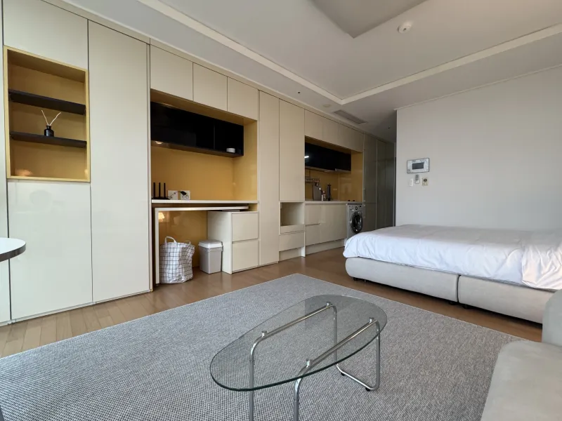 [Yongsan, Seoul] High-rise view studio apartment connected to Seoul Station underground passage 7