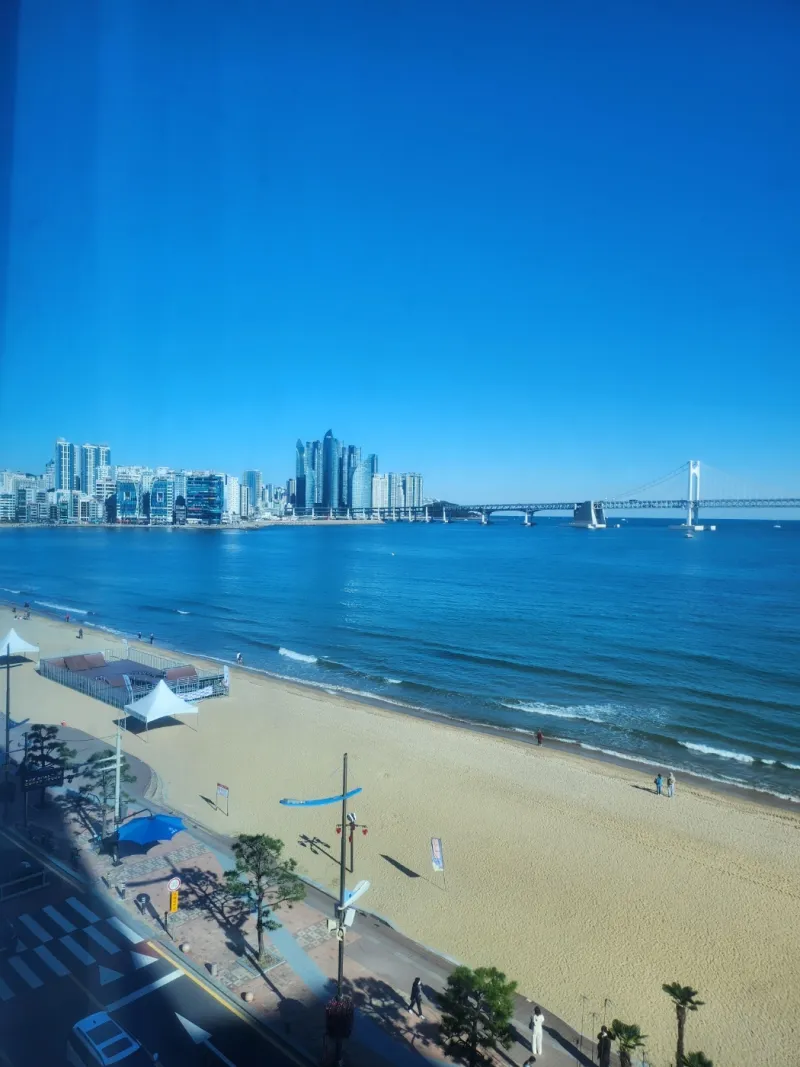 [Suyeong, Busan] Gwangalli Beach 10 seconds from my house, full-service ocean view. 11