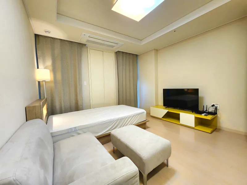 [Songpa, Seoul] One-room officetel with hotel-level community facilities, 5-minute walk from Jangji Station 2