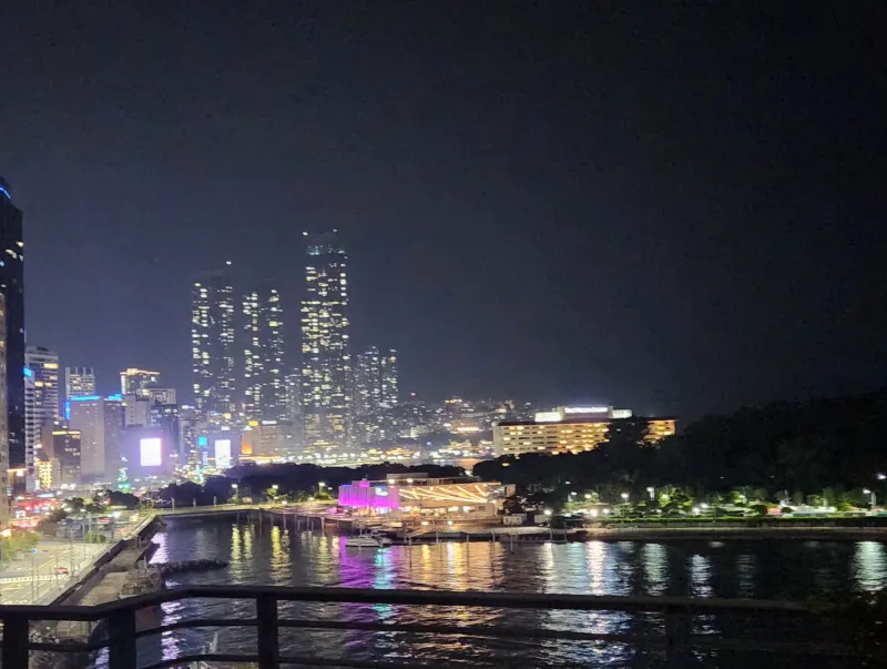 [Haeundae, Busan] Marine City Ocean View Large Studio with Double-Sided Windows 16