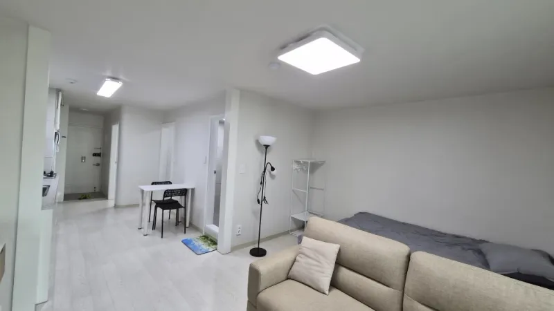 [Gwangmyeong] Apartment 10 minutes walk from Haan Gasan Doksan Station 13
