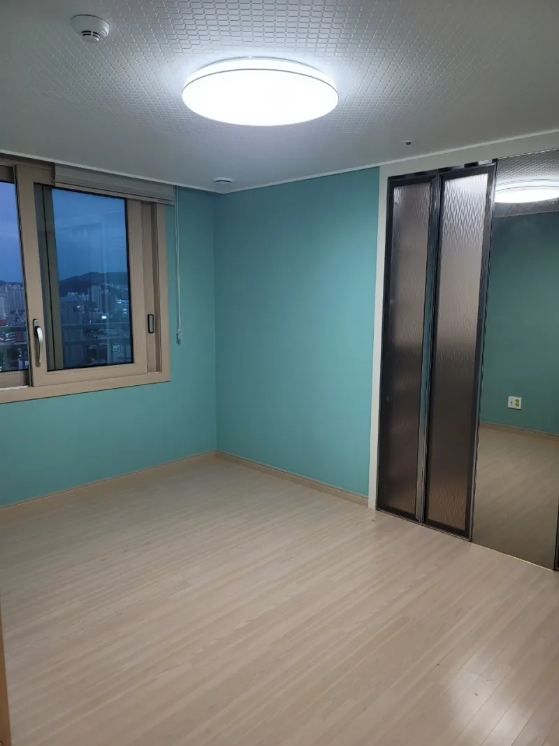 [Changwon] 3 bedroom, 2 bathrooms, high-rise apartment with an open city view 4
