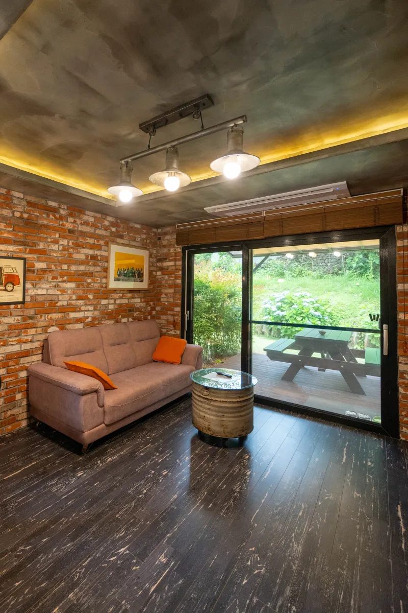 [Namwon, Seogwipo] Cafe-like feel - A quiet, independent pension in a rural village surrounded by tangerine trees 29