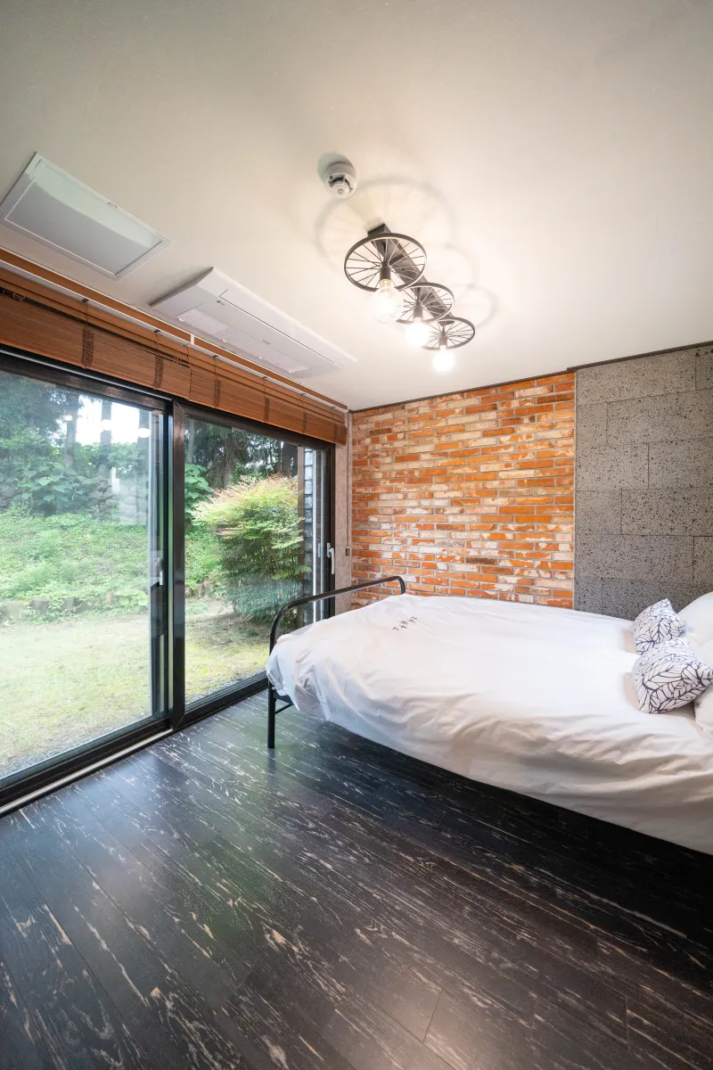 [Namwon, Seogwipo] Cafe-like feel - A quiet, independent pension in a rural village surrounded by tangerine trees 9