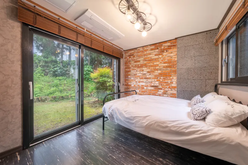 [Namwon, Seogwipo] Cafe-like feel - A quiet, independent pension in a rural village surrounded by tangerine trees 2