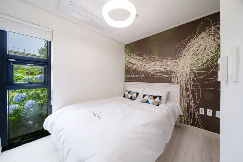 [Namwon, Seogwipo] A quiet rural village surrounded by tangerine orchards, a Nordic-style detached house_White Room 13