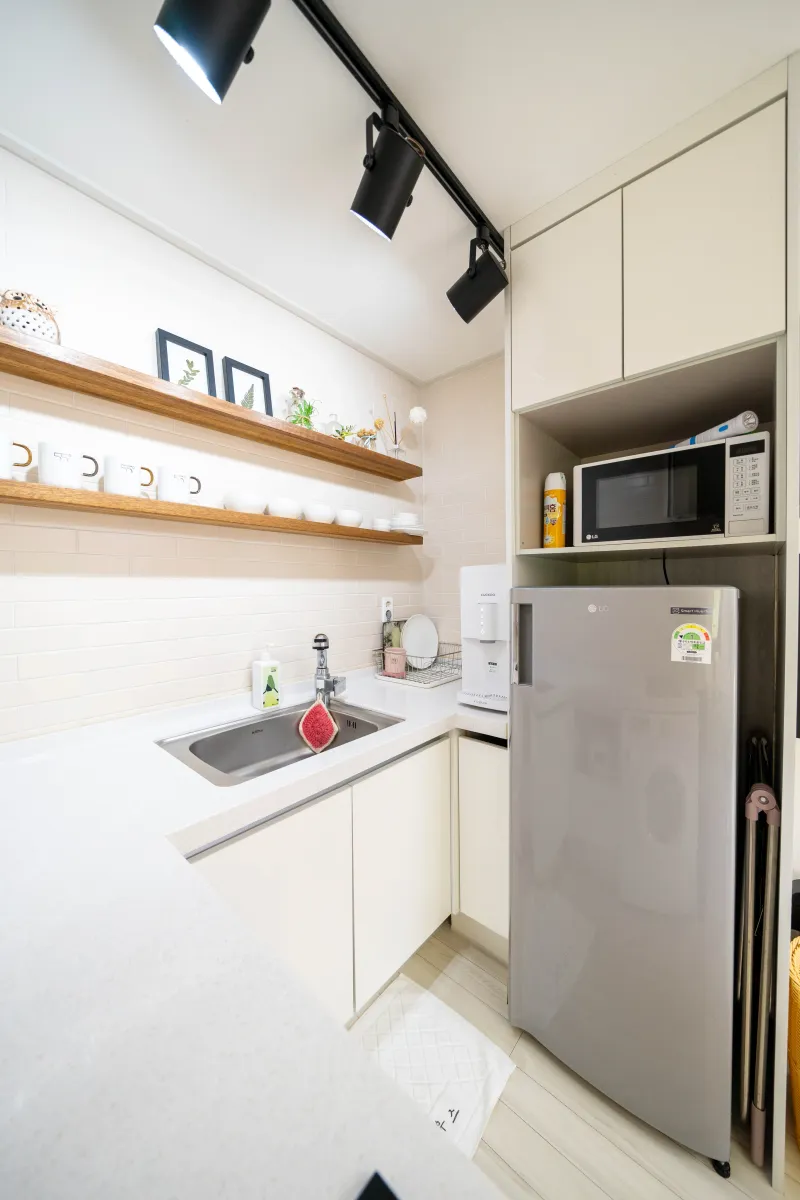 [Namwon, Seogwipo] A quiet rural village surrounded by tangerine orchards, a Nordic-style detached house_White Room 26