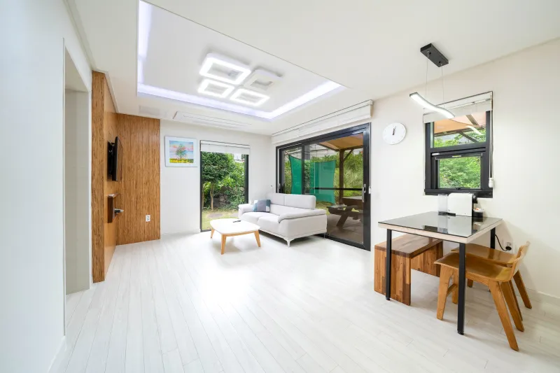 [Namwon, Seogwipo] A quiet rural village surrounded by tangerine orchards, a Nordic-style detached house_White Room 27