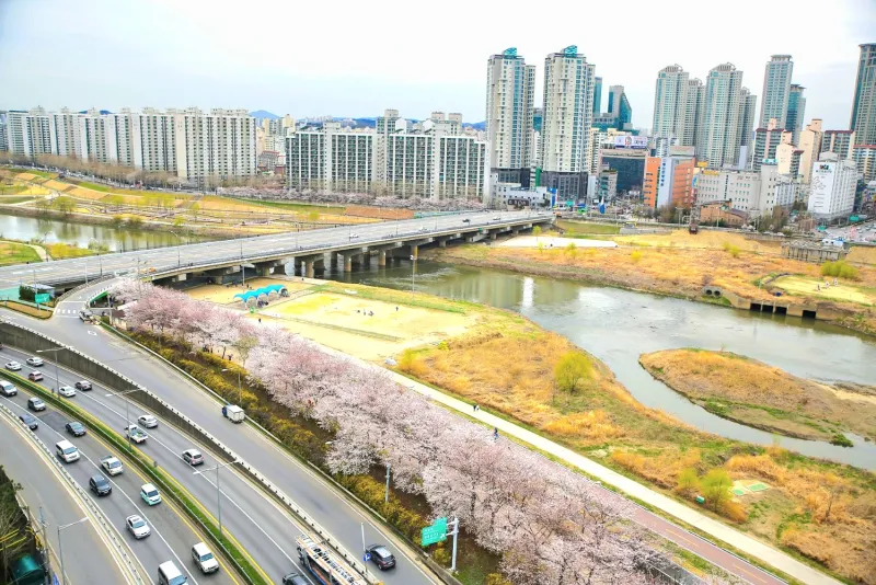 [Yeongdeungpo, Seoul] Riverview, super close to the subway station #2 people 4