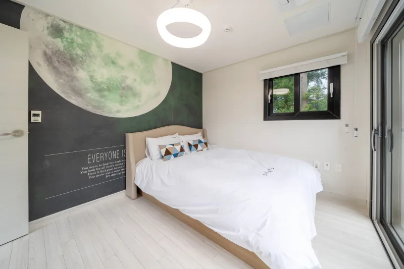 [Namwon, Seogwipo] A quiet rural village surrounded by tangerine orchards, a Nordic-style detached house_White Room 6