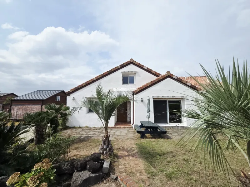 [Gujwa, Jeju] A detached house in a townhouse 5 minutes walk from Bijarim 14