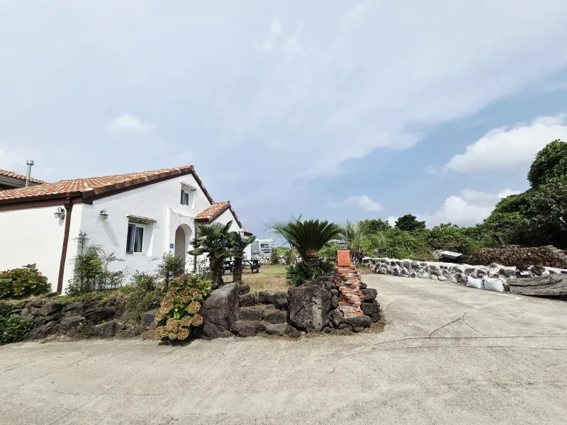 [Gujwa, Jeju] A detached house in a townhouse 5 minutes walk from Bijarim 18