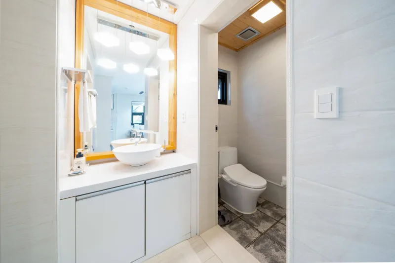 [Namwon, Seogwipo] A quiet rural village surrounded by tangerine orchards, a Nordic-style detached house_White Room 20