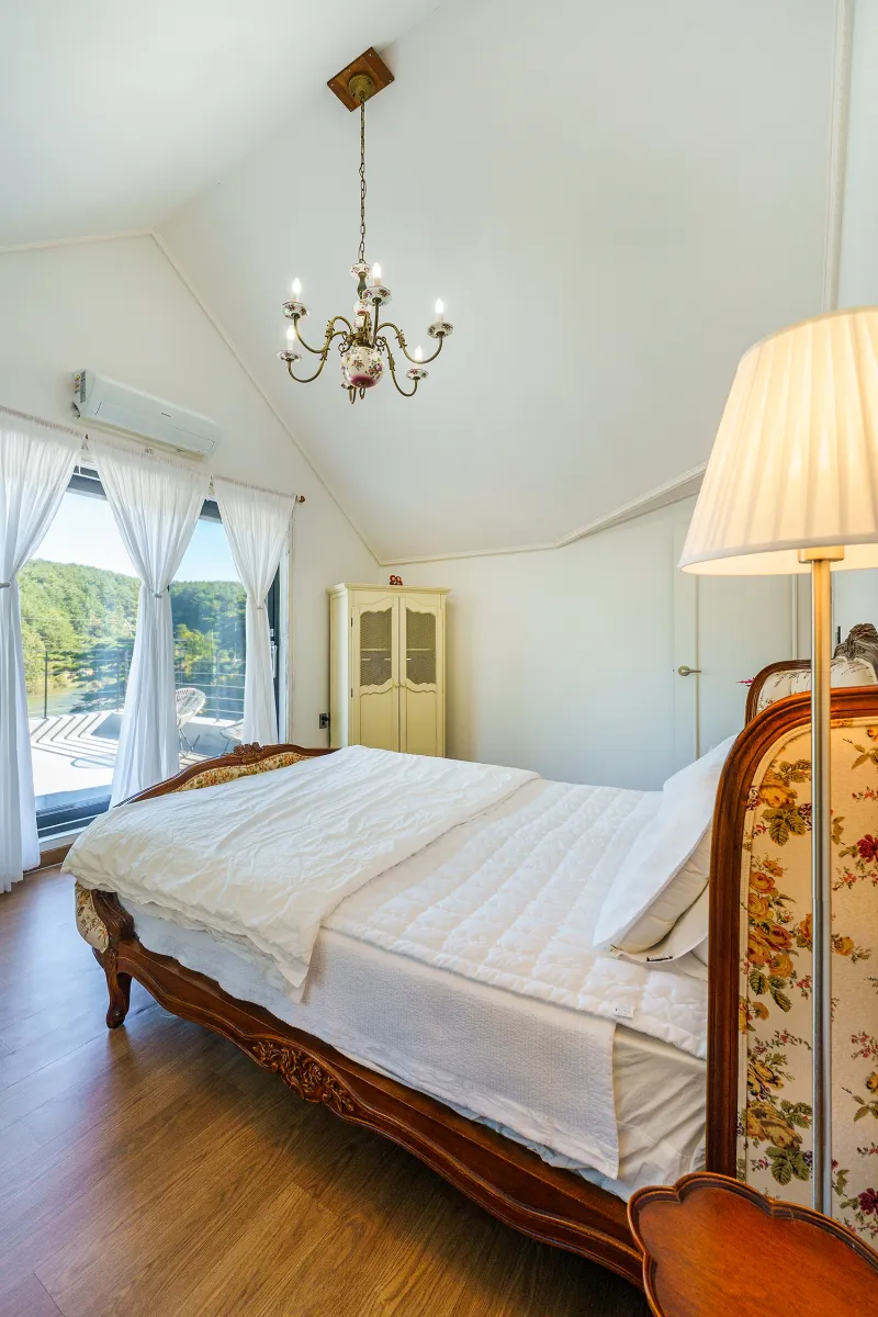 [Gangneung][Gangneung, Gangwon-do] A 55-pyeong duplex house with a European feel in the forest. 11