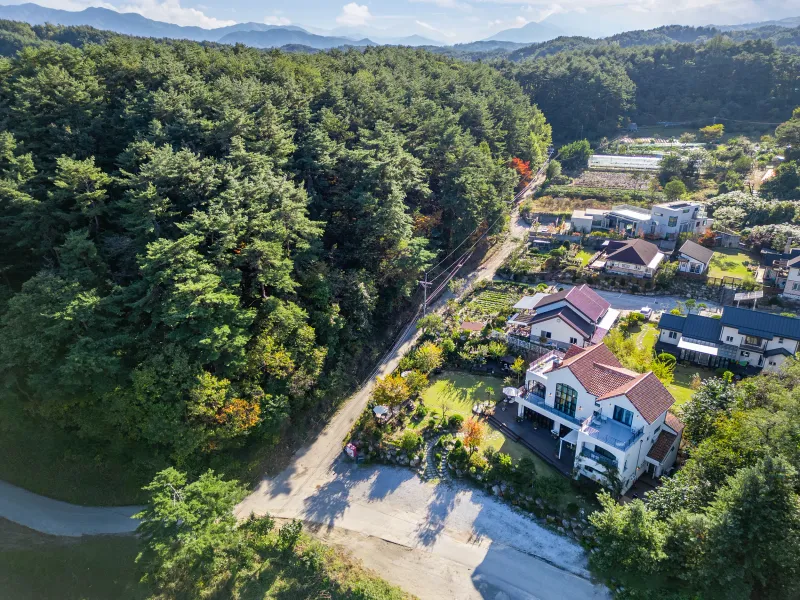 [Gangneung][Gangneung, Gangwon-do] A 55-pyeong duplex house with a European feel in the forest. 79