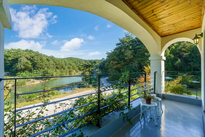 [Gangneung][Gangneung, Gangwon-do] A 55-pyeong duplex house with a European feel in the forest. 6