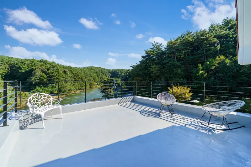 [Gangneung][Gangneung, Gangwon-do] A 55-pyeong duplex house with a European feel in the forest. 14